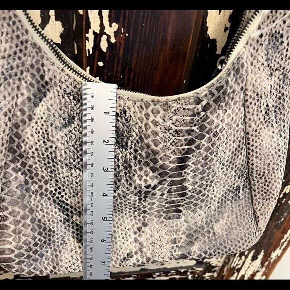 NWOT Elliot Luca snakeskin small handbag. - Picture 14 of 16